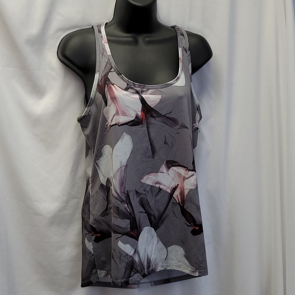 Fabletics top
